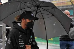 Hamilton spreekt van een 'eenzame reis' in de autosport