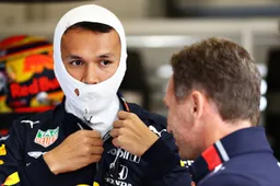 Ook Albon had last van problemen bij start: 'Zullen gaan zitten met het team"