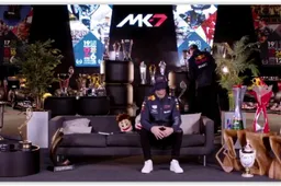 Ricciardo doet freestyle rap... tijd voor carrière switch...?