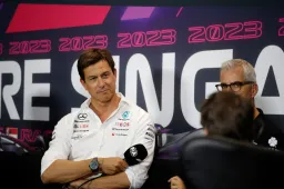 Wolff sulla W14: "È il problema più grande della vettura".
