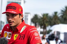 Sainz sees fight with Mclaren as training: "At Ferrari we want to win"