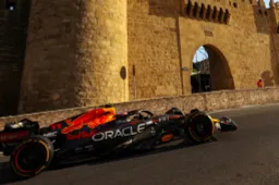 Stelling | Perez dwingt Verstappen in Baku om tot uiterste te gaan