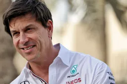 Wolff jaloers op Red Bull en Ferrari: 'Normaal doen wij mee in dat gevecht'