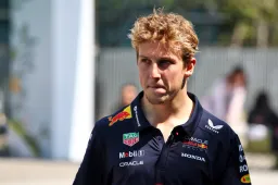 A Red Bull tenta reverter o fim de semana de Lawson: Início do pitlane