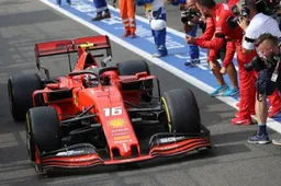 Charles Leclerc kijkt verbaast naar Mercedes: ''Zij hebben toch wat extra's''