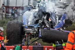 HORROR smash during FP3 at the Dutch Grand Prix: Car on fire