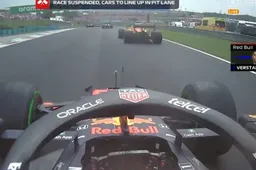 Engineer Verstappen: 'We zijn het bargeboard kwijt aan de rechterkant’'