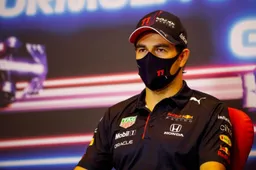 Perez moest trofee Baku inleveren: ‘Kan een replica krijgen als ik ervoor betaal’