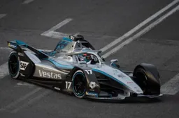 Formula E Berlin | Frijns and De Vries on P10 and P11 in FP1