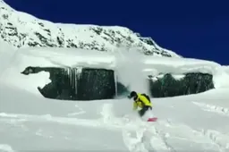 Video: Lewis Hamilton gaat bijna onderuit op zijn snowboard!