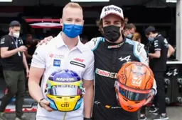 Mazepin thanks Alonso for helmet: "That was a cool moment"