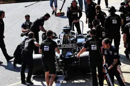 Testdag Ferrari en Haas gekortwiekt door uitlaatproblemen