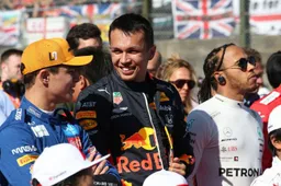 Norris stelt mening bij: "Albon had straf moeten krijgen"