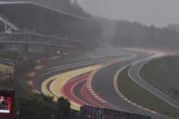 Start F1-sprintrace uitgesteld door zware regenval op Spa-Francorchamps
