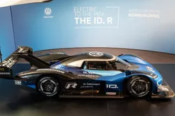 Volkswagen onthult auto waarmee het record Nürburgring wil aanvallen