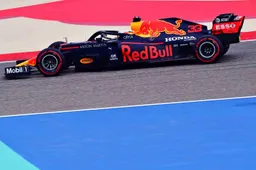 Mercedes domineert saaie eerste vrije training met spinnnende Verstappen op P6