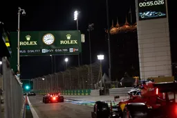 Samenvatting van de Zaterdag op Sakhir: Verstappen in goede positie maar Mercedes