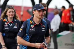 Verstappen rekent zich nog niet rijk: 'Er kan van alles gebeuren'