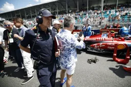 Mansell critica Ferrari por ida de Newey para a Aston Martin