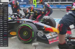 Samenvatting | Verstappen, Alonso en Gasly imponeren op kletsnat Zandvoort