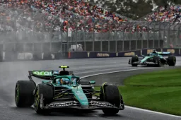 Alonso crash brings out safety car and slick tyres in Melbourne