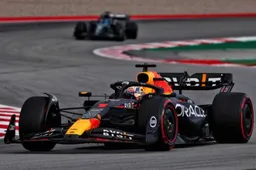Verstappen sale en la pole. Desastre para Leclerc y Pérez