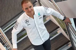 Bottas: "Ik belde Mercedes direct na het vertrek van Rosberg"