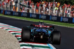 Volledige uitslag VT3: Hamilton snelste, worstelende Verstappen zesde