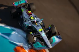 Mercedes verbaast Hamilton: ‘We lijken sneller, maar geen idee waardoor’