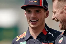 Verstappen gaat in de weer met een enorm keukenmes