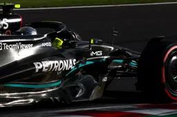 Hamilton encara os fatos: "Tem que ser diferente no próximo ano"