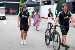 Bottas valt op bij WK gravel: 'Perfecte manier om aan de F1 te ontsnappen'