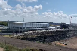 Opbouw in Zandvoort in volle gang: grote tribunes staan klaar!