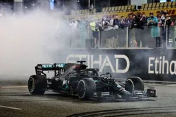 Mercedes: "We're happy to keep the most successful F1 driver of the current era"