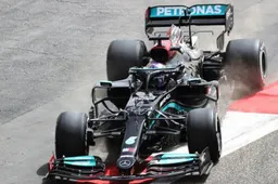 F1 testing lunch report: Another Mercedes gearbox issue, Ricciardo fastest