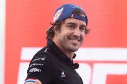 Alonso vindt hobbelig asfalt geen probleem: "Hoort bij het circuit"