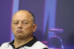 Vasseur enthusiastic about SF-23: 'I love the red colour'