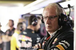 Helmut Marko voor de verandering boos op Vettel: "Hij neemt ons podium weg!"