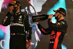 Verstappen zag flink nadeel voor Hamilton en Bottas: "Dat helpt natuurlijk niet"