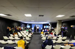 Dubbele persconferentie in Abu Dhabi: Top en middenmoot gescheiden