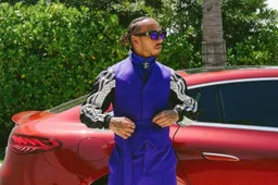 La top 5 degli outfit più stravaganti di Lewis Hamilton nella stagione di F1 2022