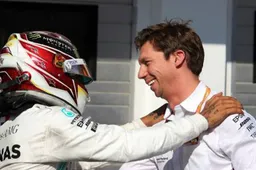 "Pitstop Mercedes bracht Red Bull in een lose-lose situatie"