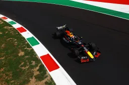 Norris weer op pole position, Verstappen slechts P7 in Italië