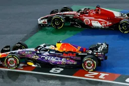 Punição para Verstappen após incidente na largada com Leclerc