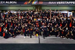 Stelling | Red Bull is al begonnen met onderhandelingen met Perez óf Hulkenberg