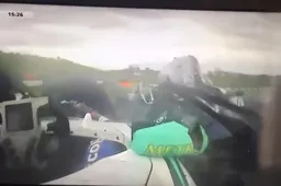 Video: Afgrijselijke Formule 4 crash op Donington Park