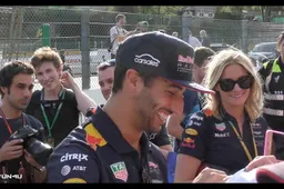 Video: Om deze reden is Ricciardo een echte baas!