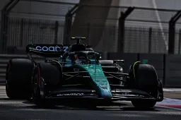 Mercedes wil geen pottenkijkers: Aston Martin de deur gewezen