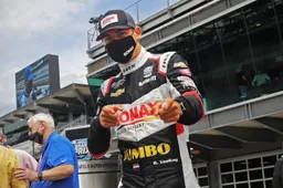 Veekay baalde van missen Indycar-race na ongeluk: ‘Kon mijn arm niet optillen’