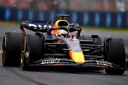 Verstappen fastest again on the straight, but loses a lot of time here